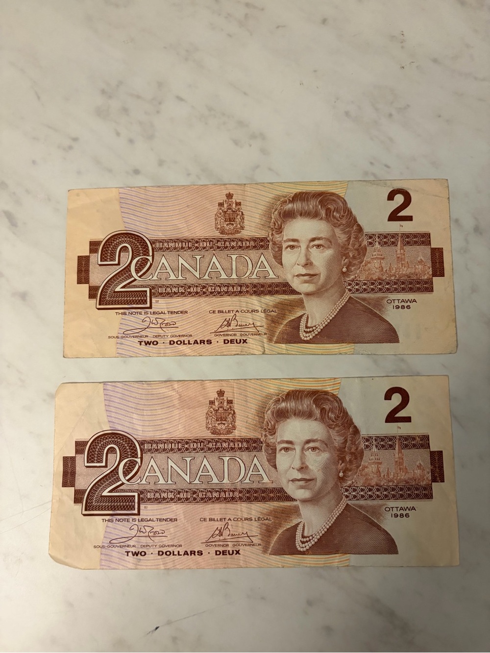 1986 2 set - Vintage Canada Two Dollar Banknotes - circulated